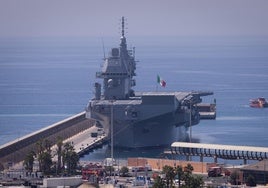 El buque de la armada italiana Trieste, en el muelle de Levante del puerto de Málaga.