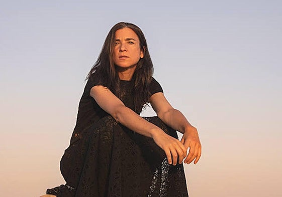 La última 'locura' de Alessandra García: hacer el agosto teatral en las playas de Málaga