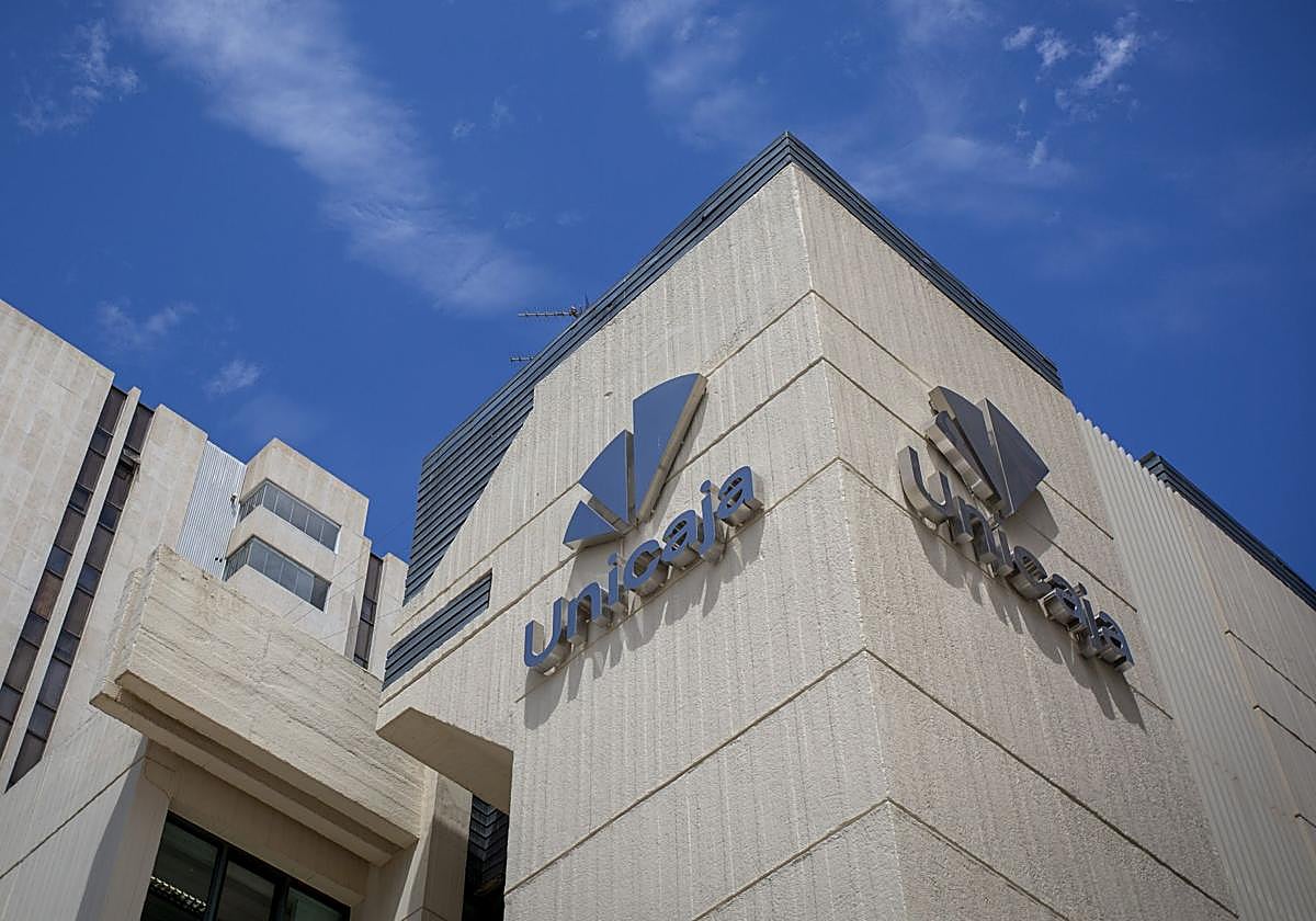 Unicaja gana 338 millones hasta junio, un 15% más, y anuncia un dividendo de 169 millones