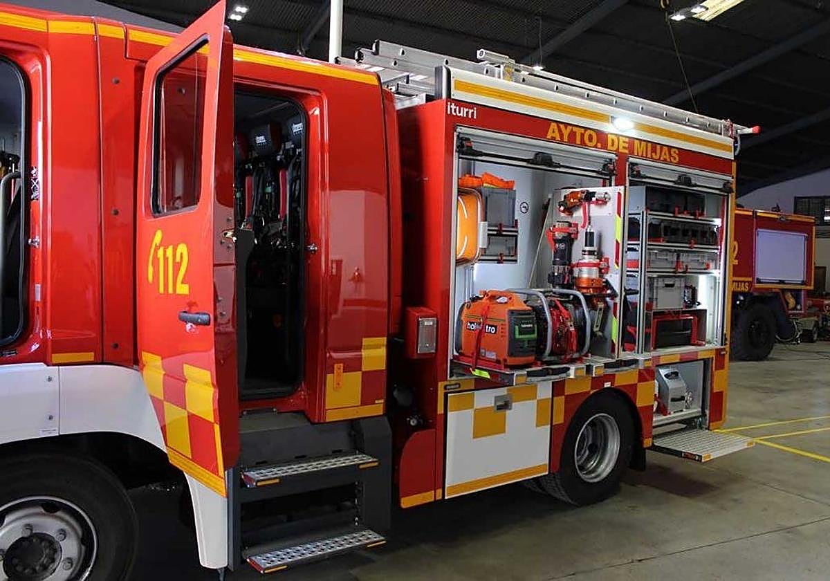 Un incendio en una planta de reciclaje de Mijas alarma a los vecinos, que tuvieron que cerrar puertas y ventanas