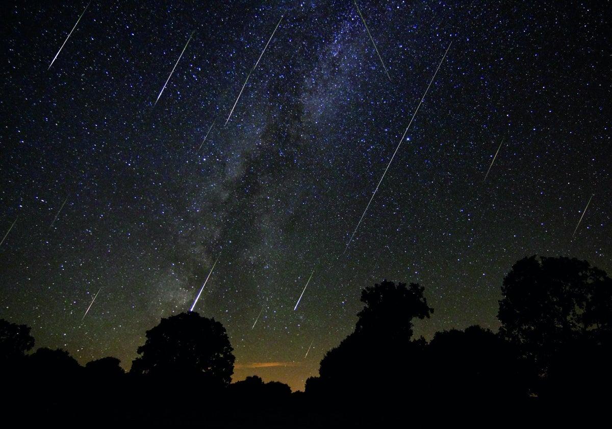 Vuelve la lluvia de estrellas: cuándo y cómo ver las Perseidas y las delta Acuáridas en sus días álgidos