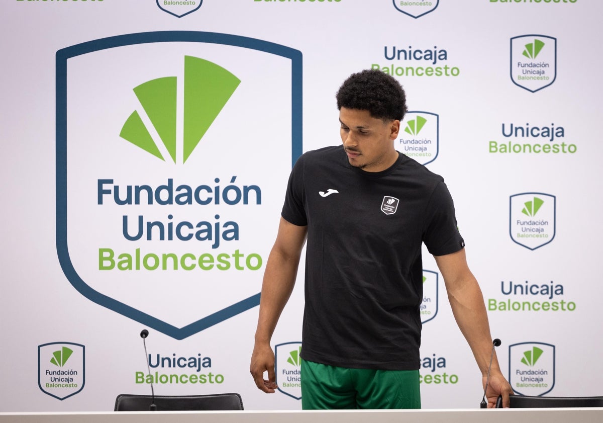 Imagen principal - Castañeda: «Espero que seamos igual de buenos, aunque el Unicaja tuvo una temporada increíble»