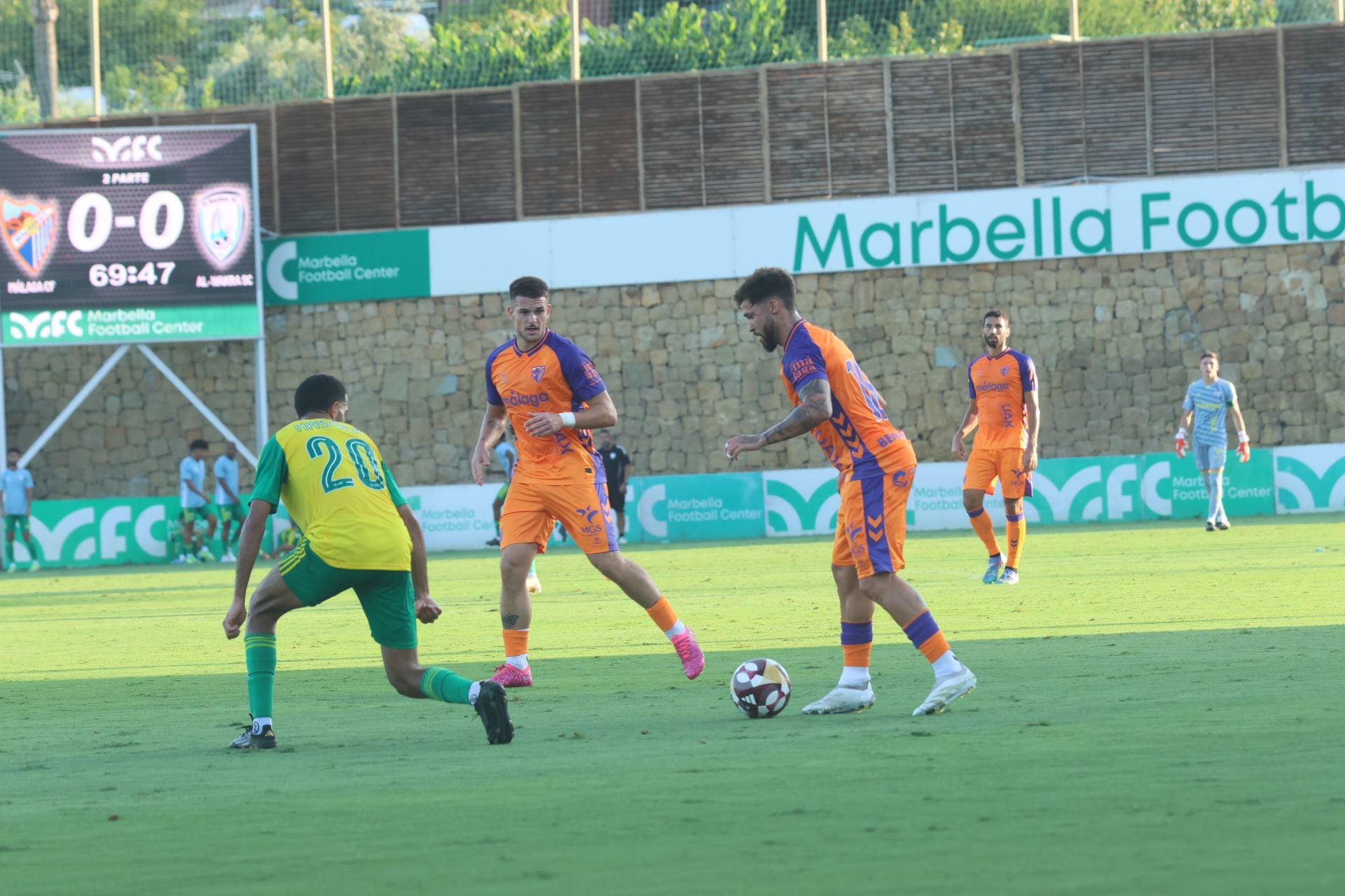 El partido entre Málaga y el Al-Wakrah en Marbella, en imágenes