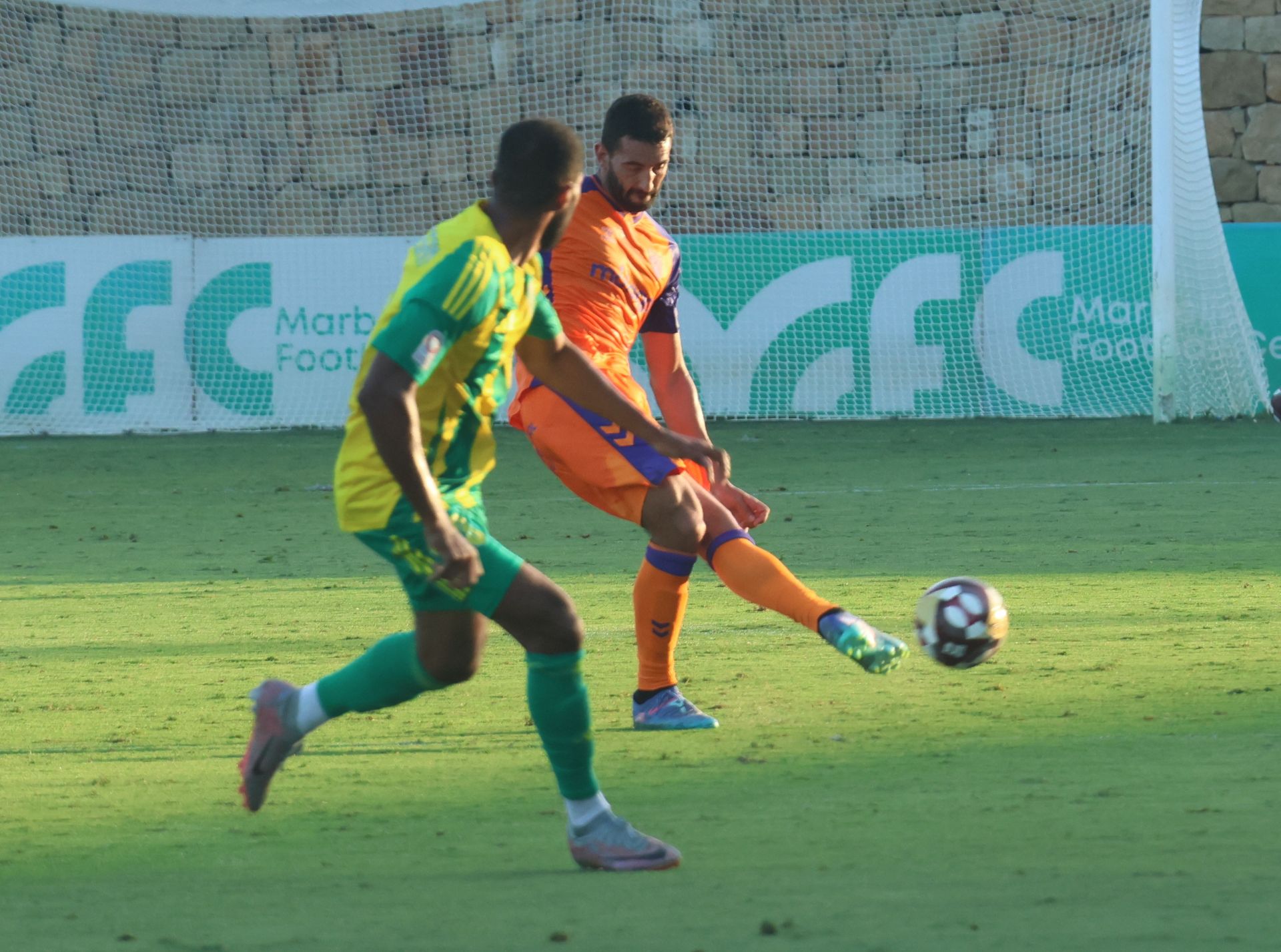 El partido entre Málaga y el Al-Wakrah en Marbella, en imágenes