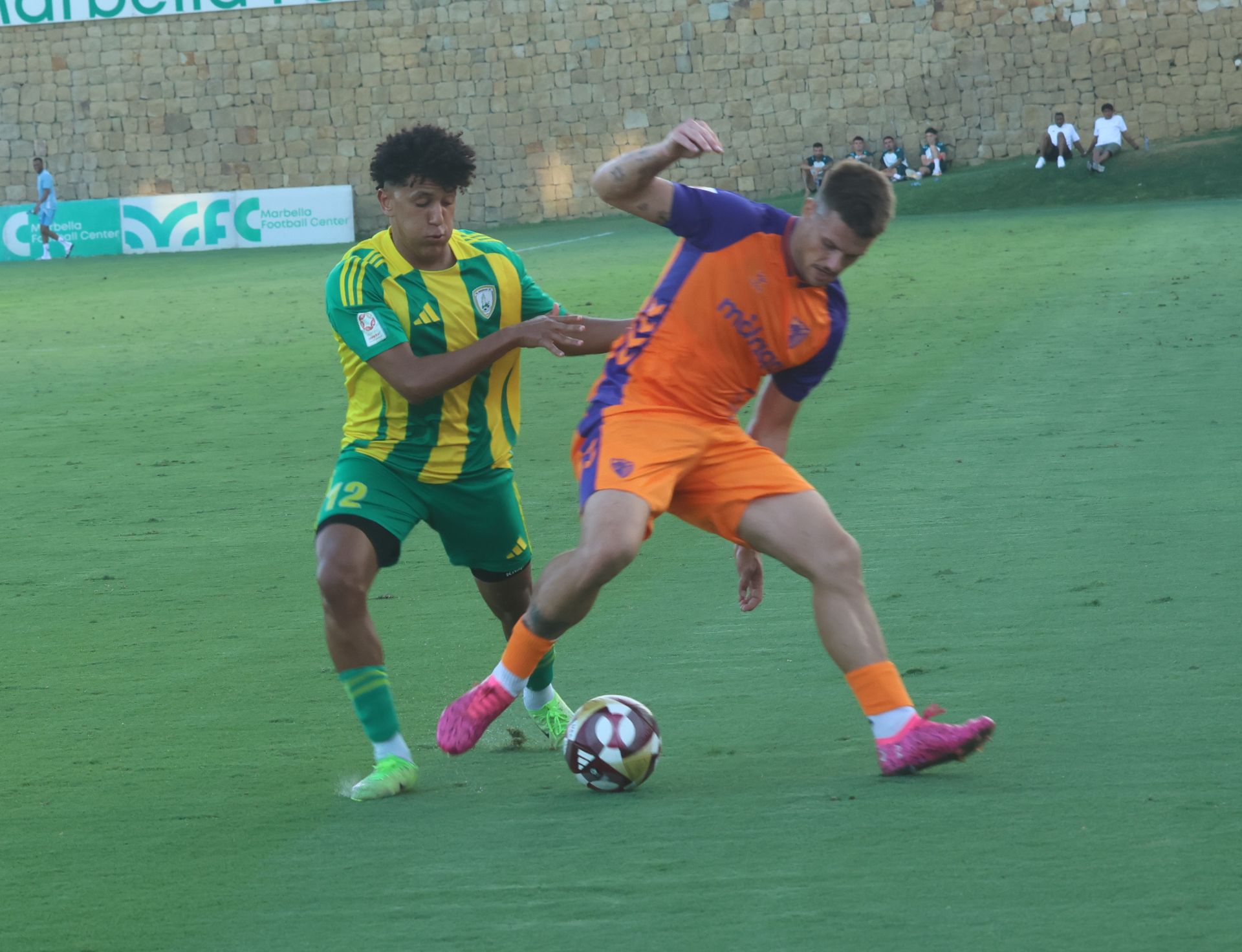 El partido entre Málaga y el Al-Wakrah en Marbella, en imágenes