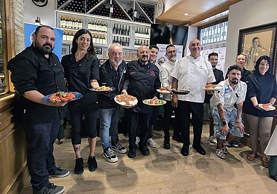 Algunos cocineros durante la presentación de la Ruta Gastronómica del Tomate Huevo de Toro.