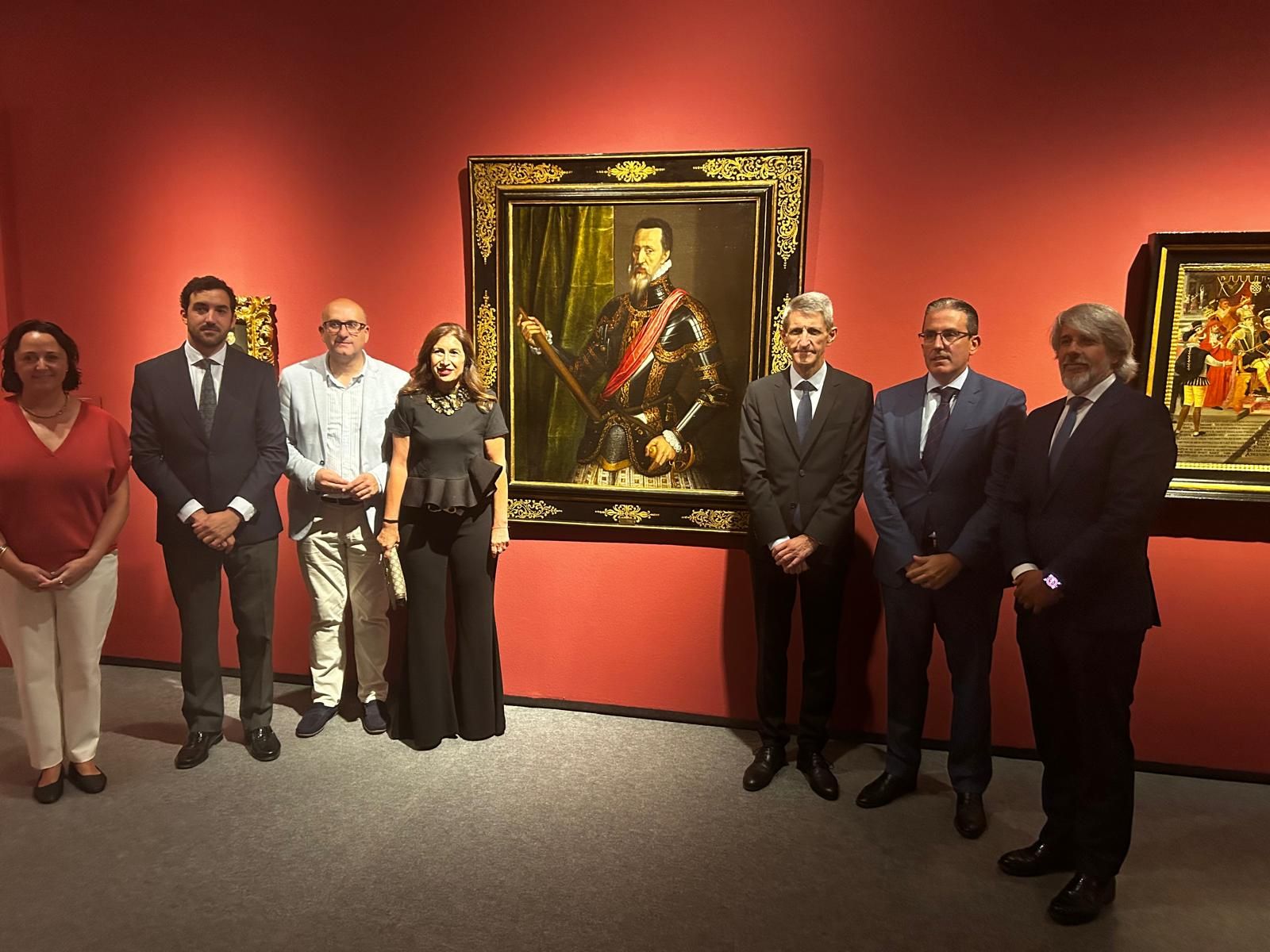 Foto de familia de autoridades, organizadores de la exposición y responsables de la Fundación Unicaja