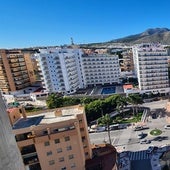 Vista de Torremolinos, desde el Conjunto Los Manantiales, con la sierra al fondo.