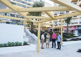 La alcaldesa, Ángeles Muñoz, ha visitado el Faro una vez finalizadas las obras.