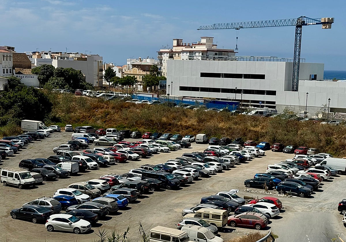 Imagen de la parcela en la que se ha proyectado el futuro aparcamiento de 847 plazas.