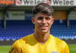 Antoñito posa con su nueva camiseta, la del Westerlo.