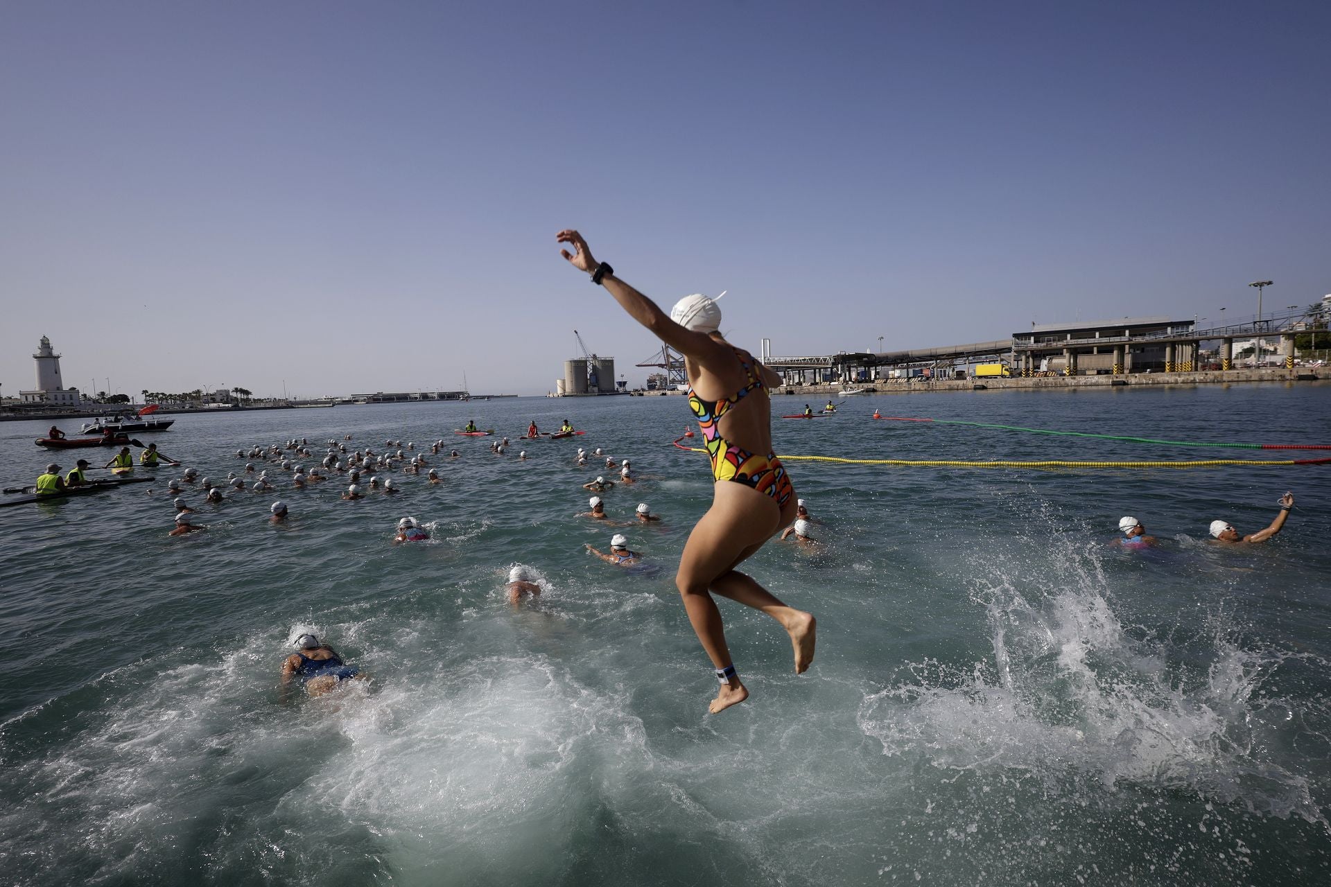Travesía a nado del puerto, edición 65: más que un deporte, un estilo de vida