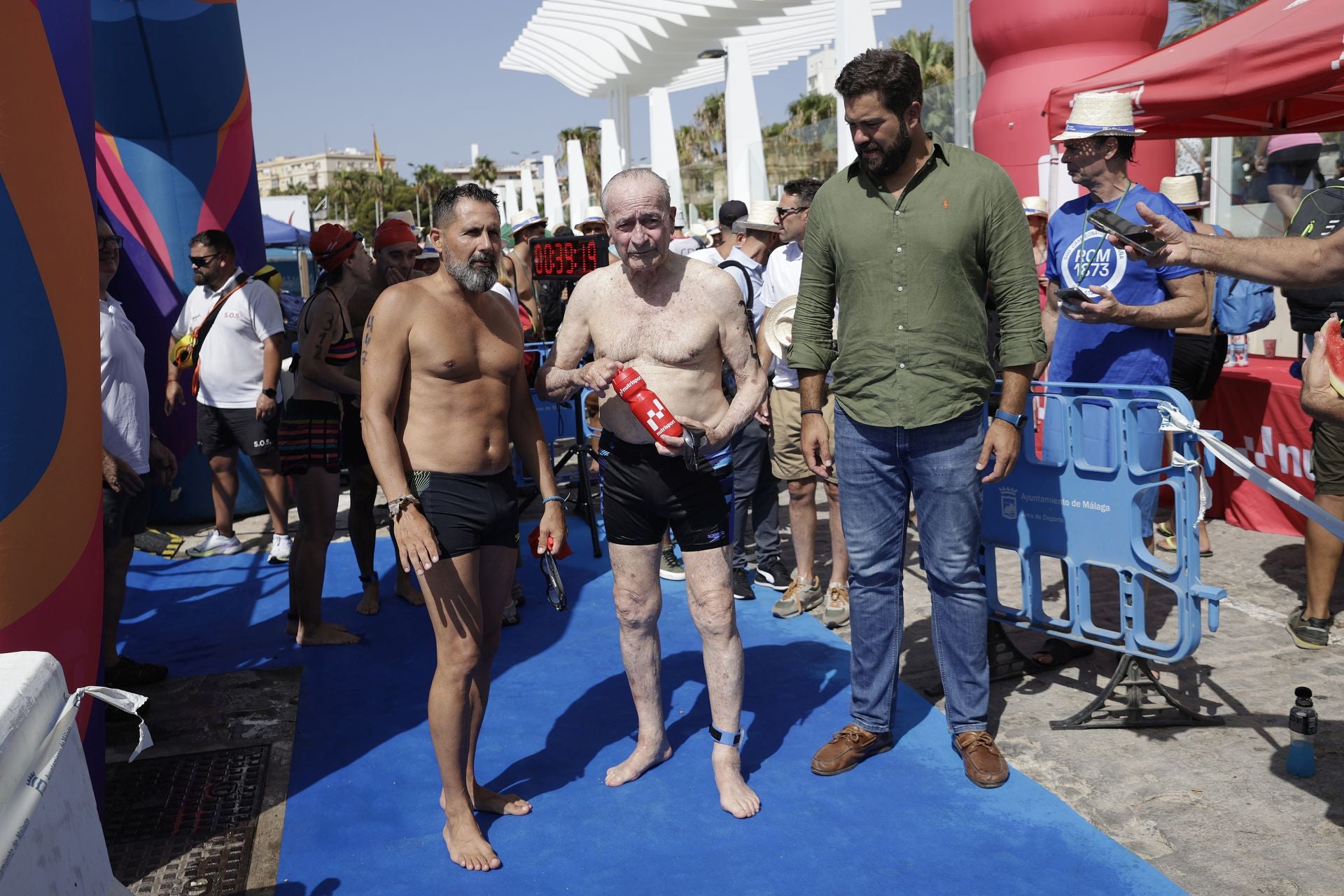 Travesía a nado del puerto, edición 65: más que un deporte, un estilo de vida