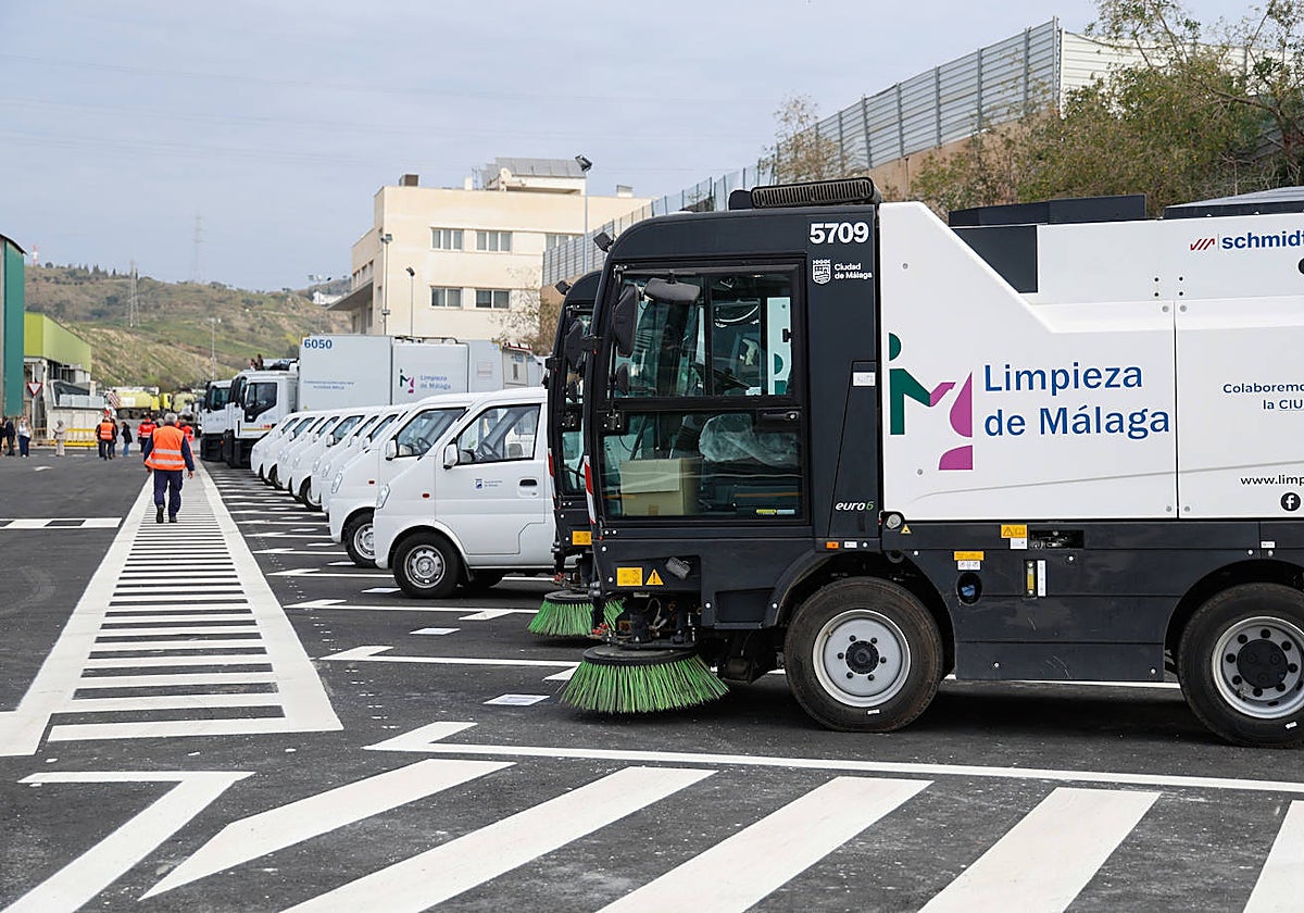 Instalaciones de Limasam con nuevos vehículos.