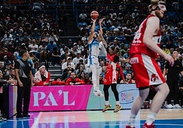 Duarte lanza un triple en el primer partido de la final.