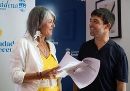 La edil de Bienestar Social, Áurea Peralta, y el profesor e investigador de la UMA Joaquín Castillo.