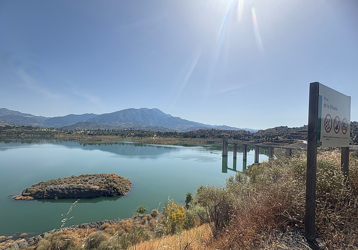 El embalse de La Viñuela roza el 45% de su capacidad,con 75 hectómetros cúbicos.