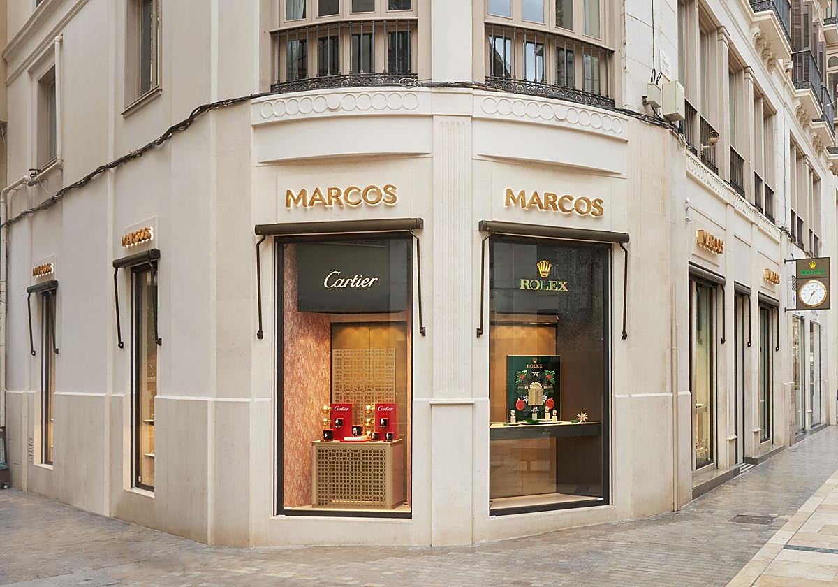 Con sus dos tiendas en calle Larios, Marcos es una de las joyerías de España con más escaparates en una calle prime de España.