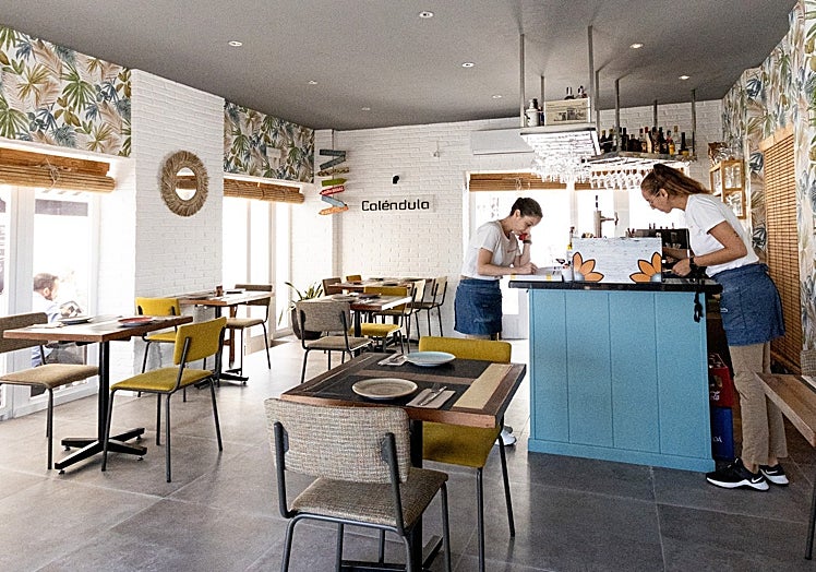 Sala de Caléndula, que también cuenta con terraza.