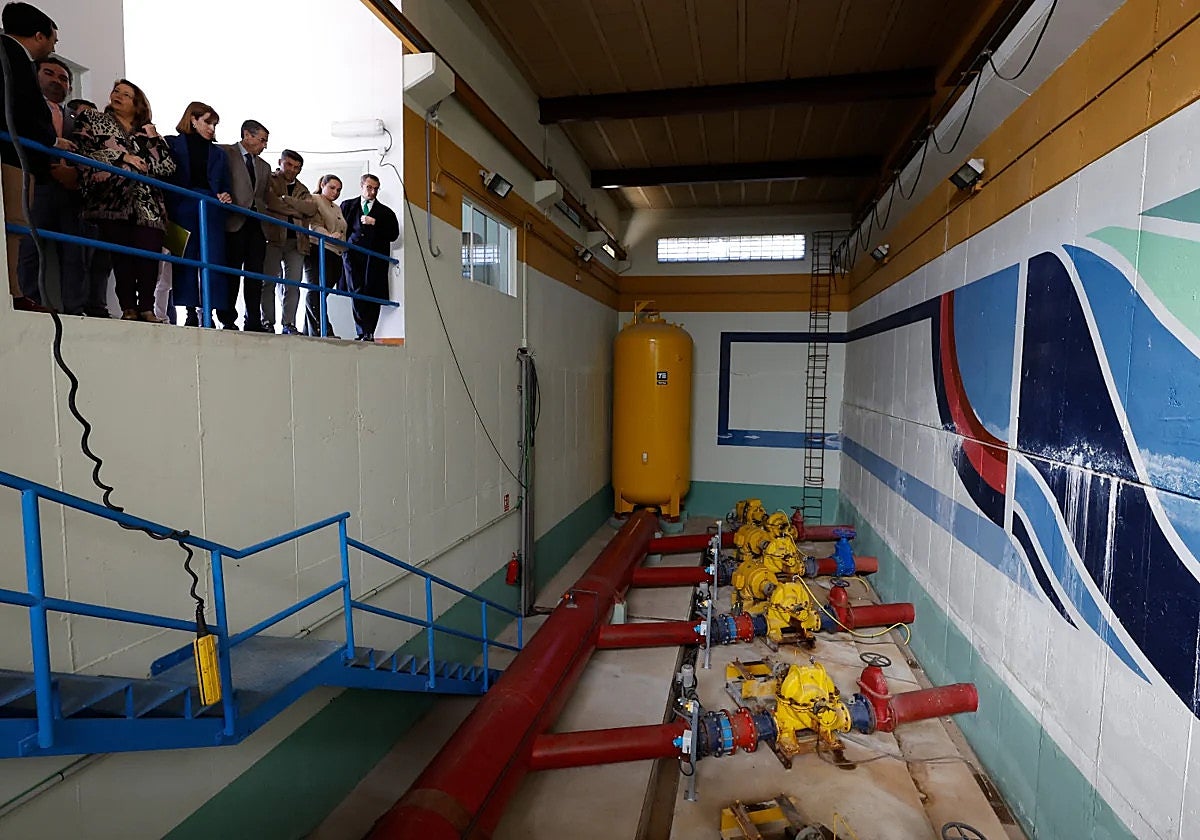 Autoridades durante la inauguración del bombeo de Rojas, punto clave de transferencia entre Málaga y la Costa.