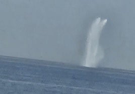 ¿Qué es el chorro de agua que se ha podido ver en el mar frente al Morlaco en Málaga?