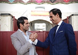 De Justo y Fortes, este jueves, ante la puerta de cuadrillas de La Malagueta.