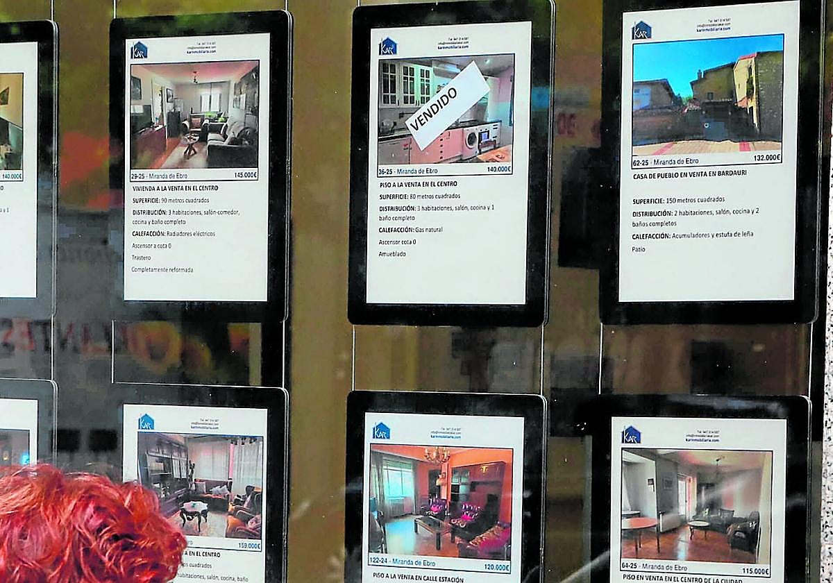 La Junta estima que la escasez de oferta es la que ha disparado los precios .