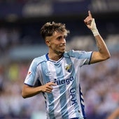 Larrubia celebra uno de sus goles el sábado.