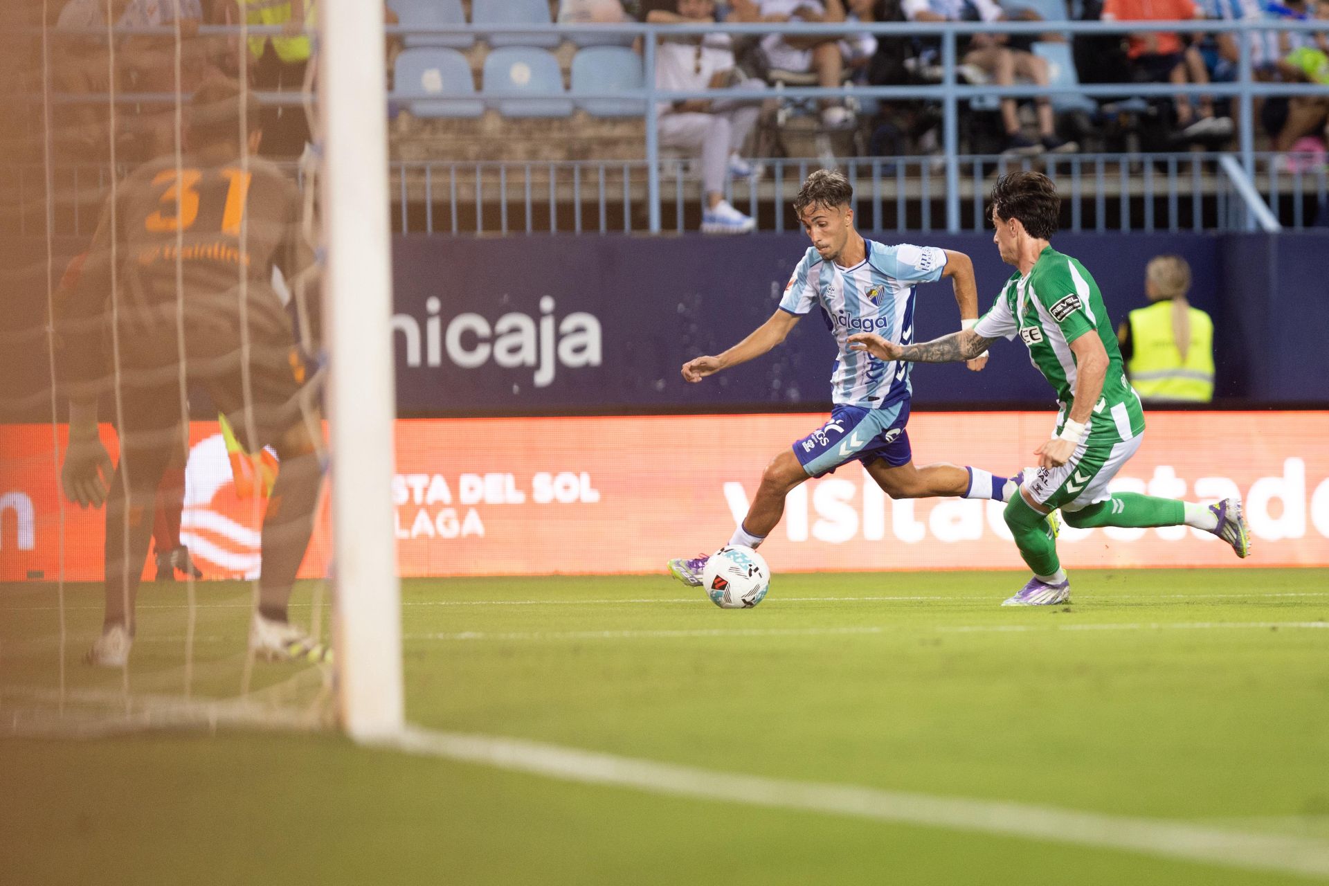 El Málaga- Betis del Trofeo Costa del Sol, en imágenes