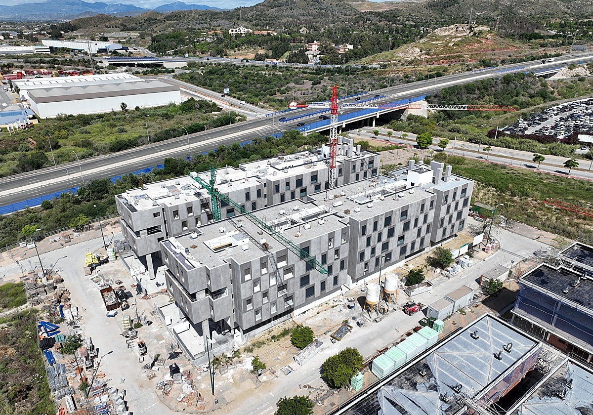 Promoción de 84 VPO en alquiler construida por el Ayuntamiento al oeste del campus de Teatinos.