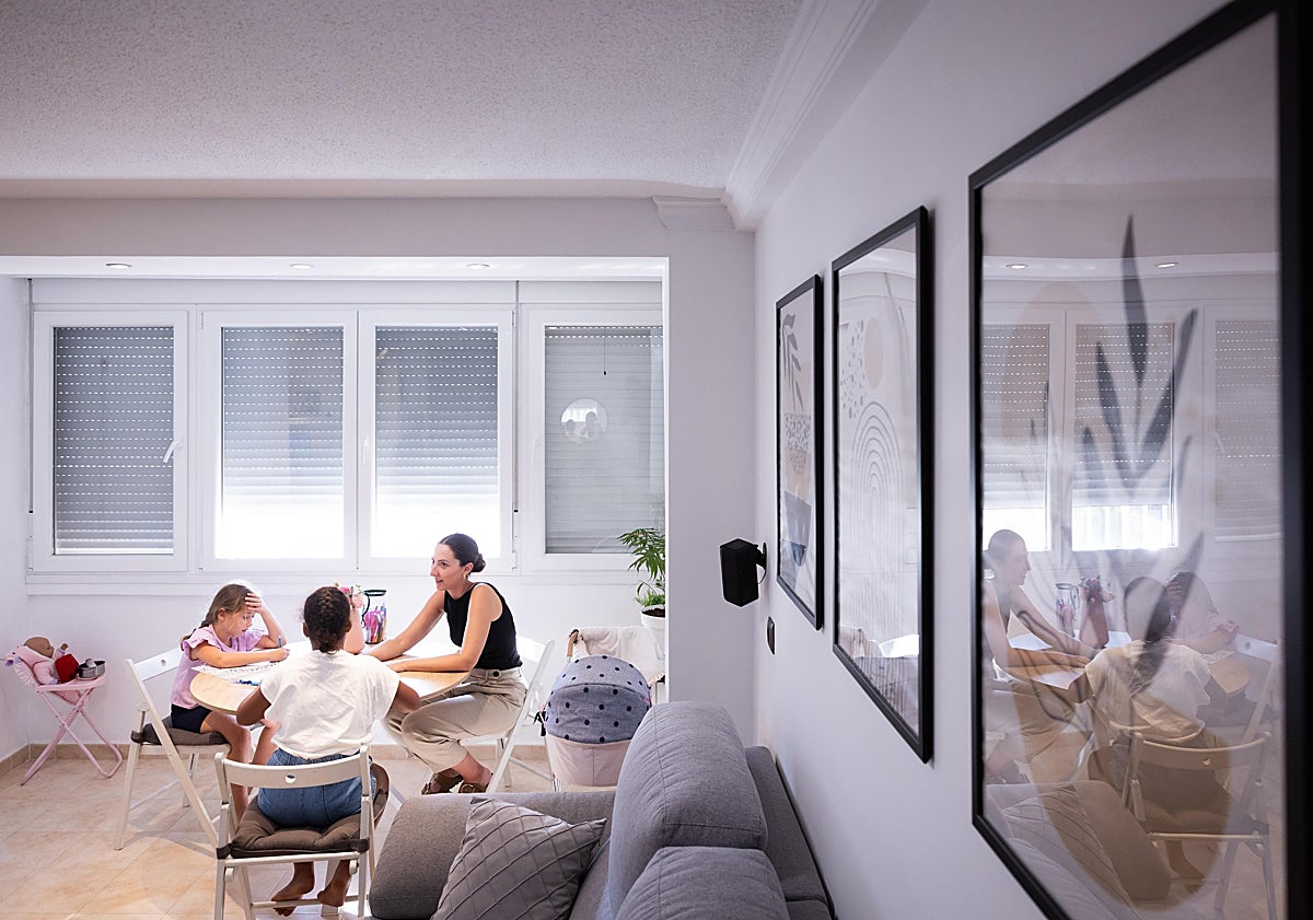 Imagen principal - Las vacaciones de Melca: del Sáhara a Ciudad Jardín para descubrir «lujos»