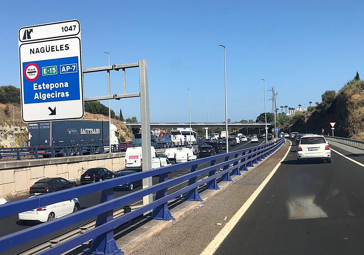Una colisión múltiple en la A-7 a su paso por Marbella provoca importantes retenciones