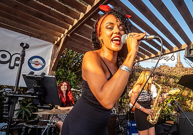 El Charcón Beach en Mijas es la base de operaciones del festival.