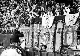 El rey Saúd en la plaza de toros de la Malagueta.