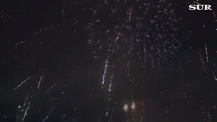 El espectáculo de fuegos artificiales y drones da el pistoletazo de salida a la Feria de Málaga 2025