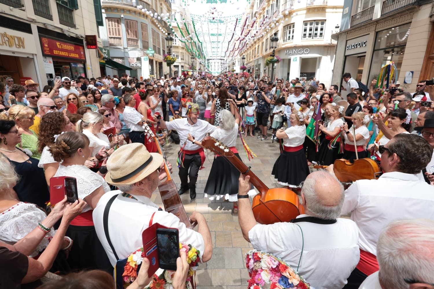 Las mejores fotos del sábado 16 en la Feria de Málaga