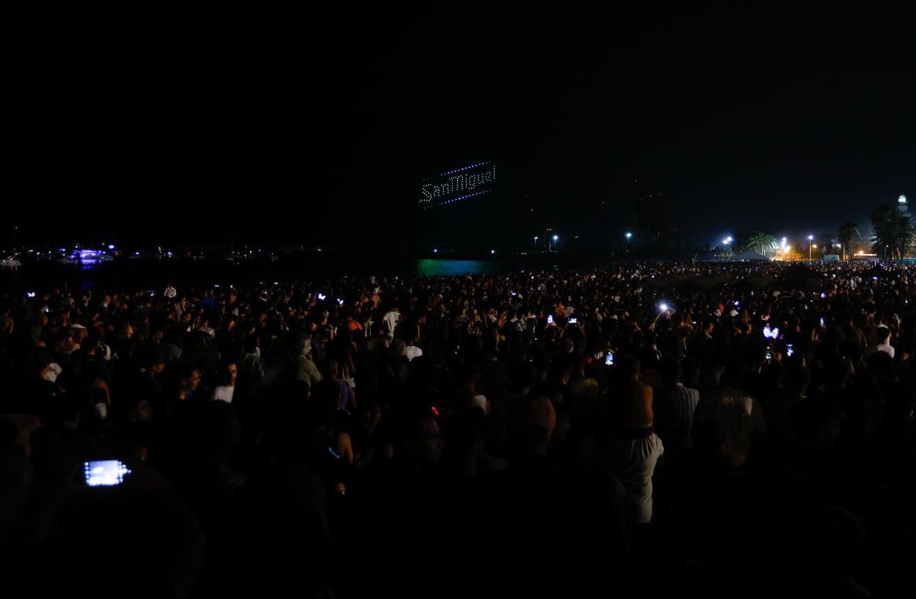 Las mejores imágenes del espectáculo de fuegos artificiales y drones de la Feria de Málaga 2025