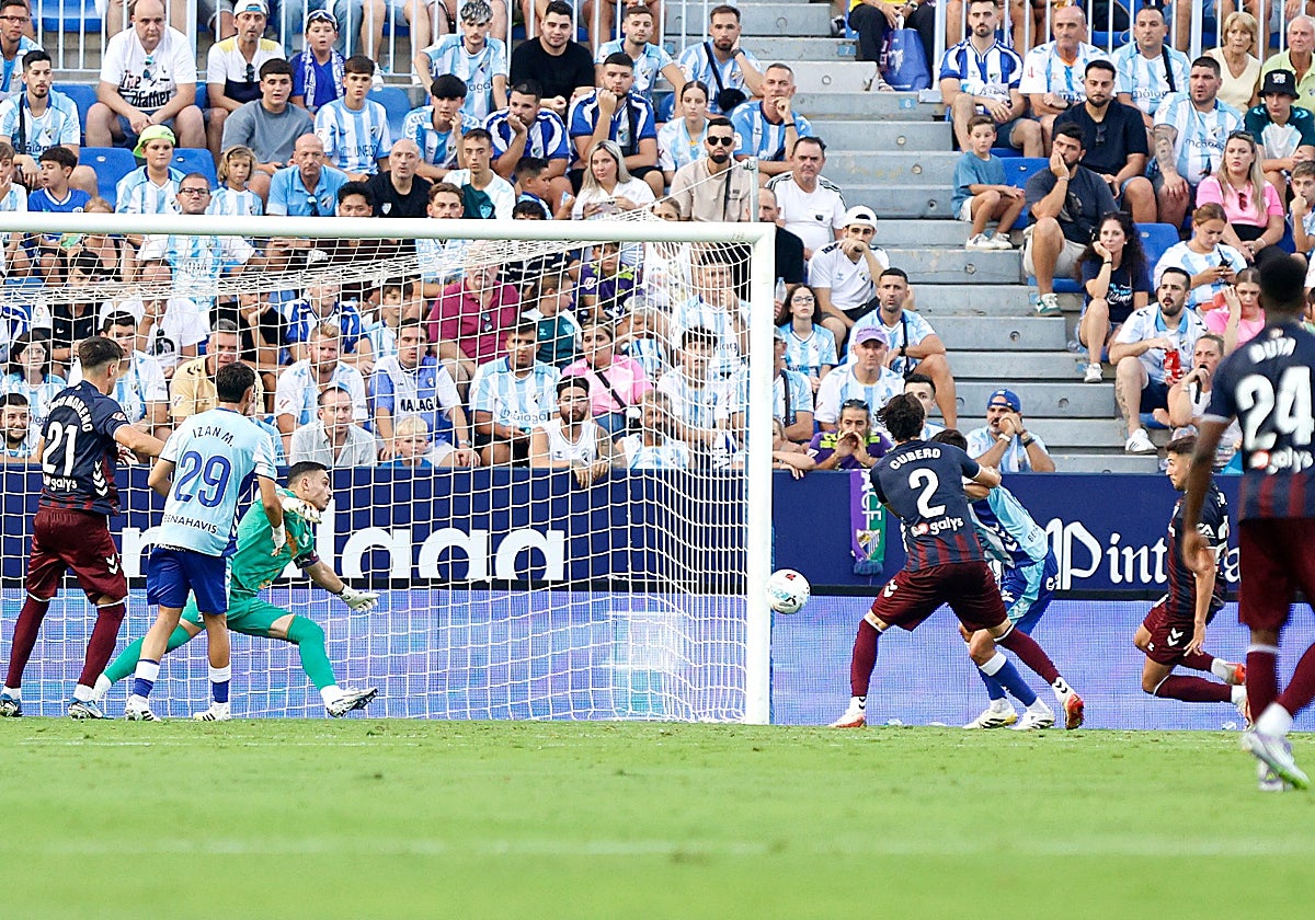 El gol de Martón, que supuso el 0-1 en el partido de este sábado.