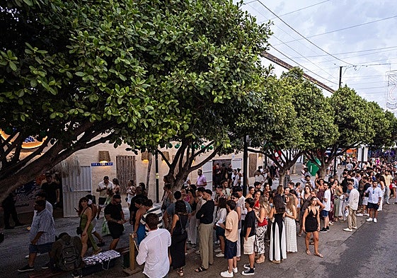 Una de las casetas más reclamadas, Candela, a última hora de la tarde de ayer lunes.