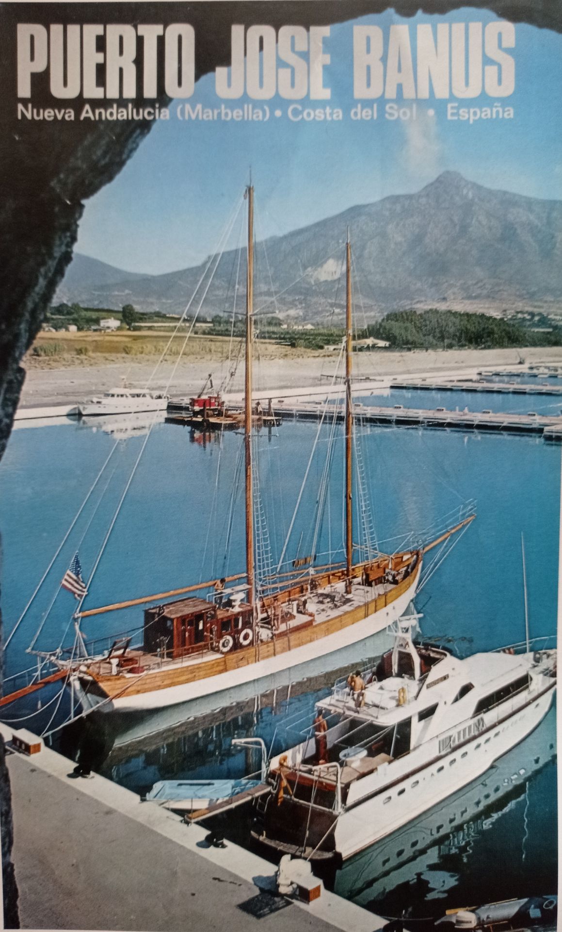 Cartel anunciador de Puerto Banús