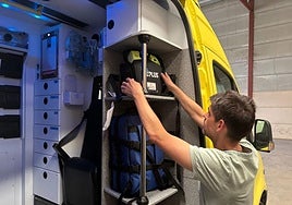 Control de los desfibriladores de la Oficina de Salud de Manilva.