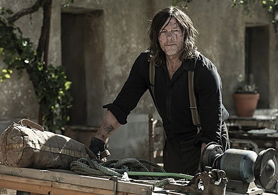 El actor Norman Reedus, en un fotograma de la tercera temporada de 'The Walking Dead: Daryl Dixon'.
