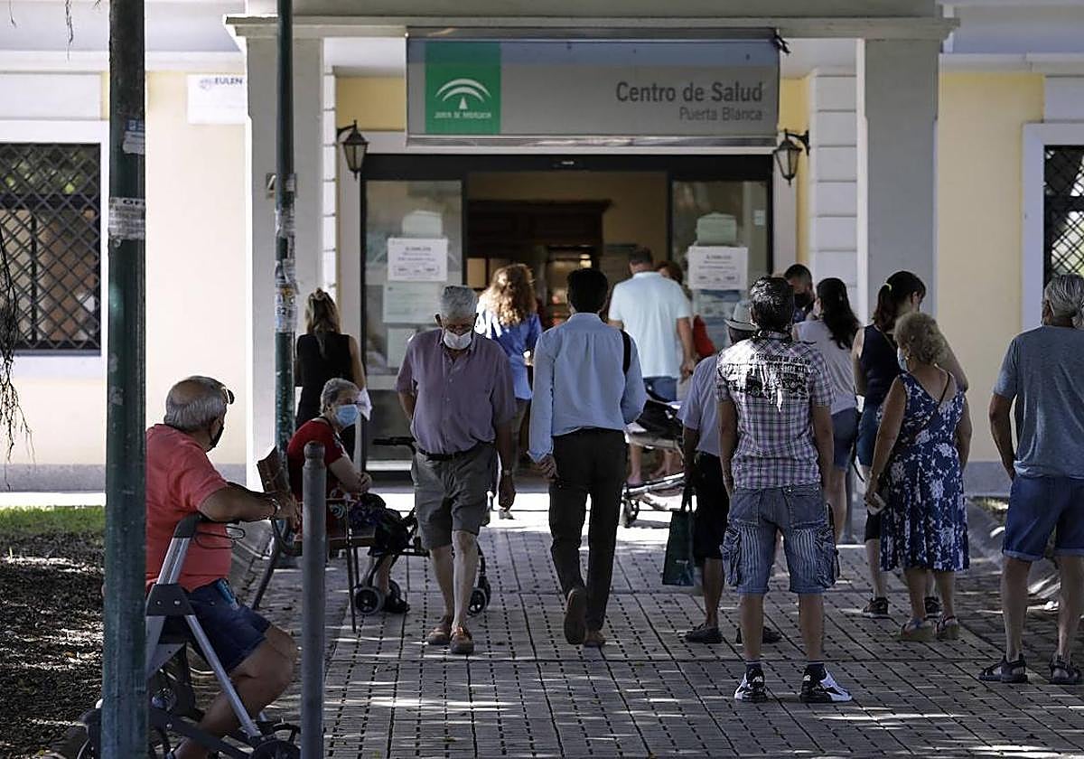 Agreden físicamente a un médico de Atención Primaria de un centro de salud de Huelva