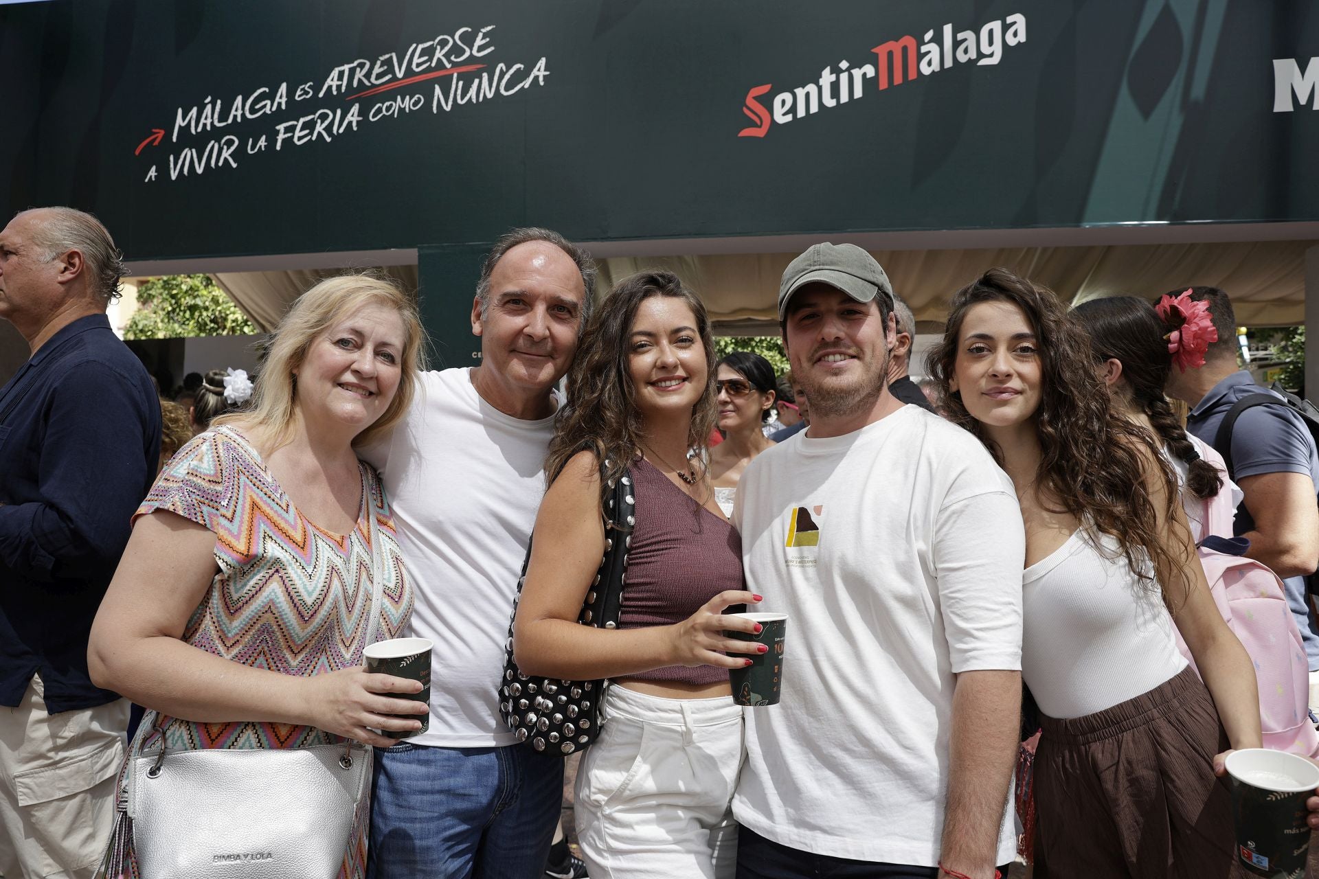 Paqui Serrano, Rafa Serrano, Julián Salido, Cristina Salido y Andrea Salido.