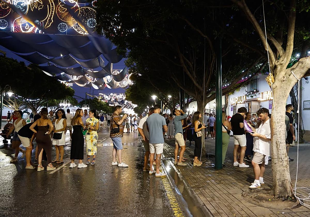 Nueva caseta cerrada por impedir el acceso libre y gratuito: la quinta desde que comenzó la Feria de Málaga