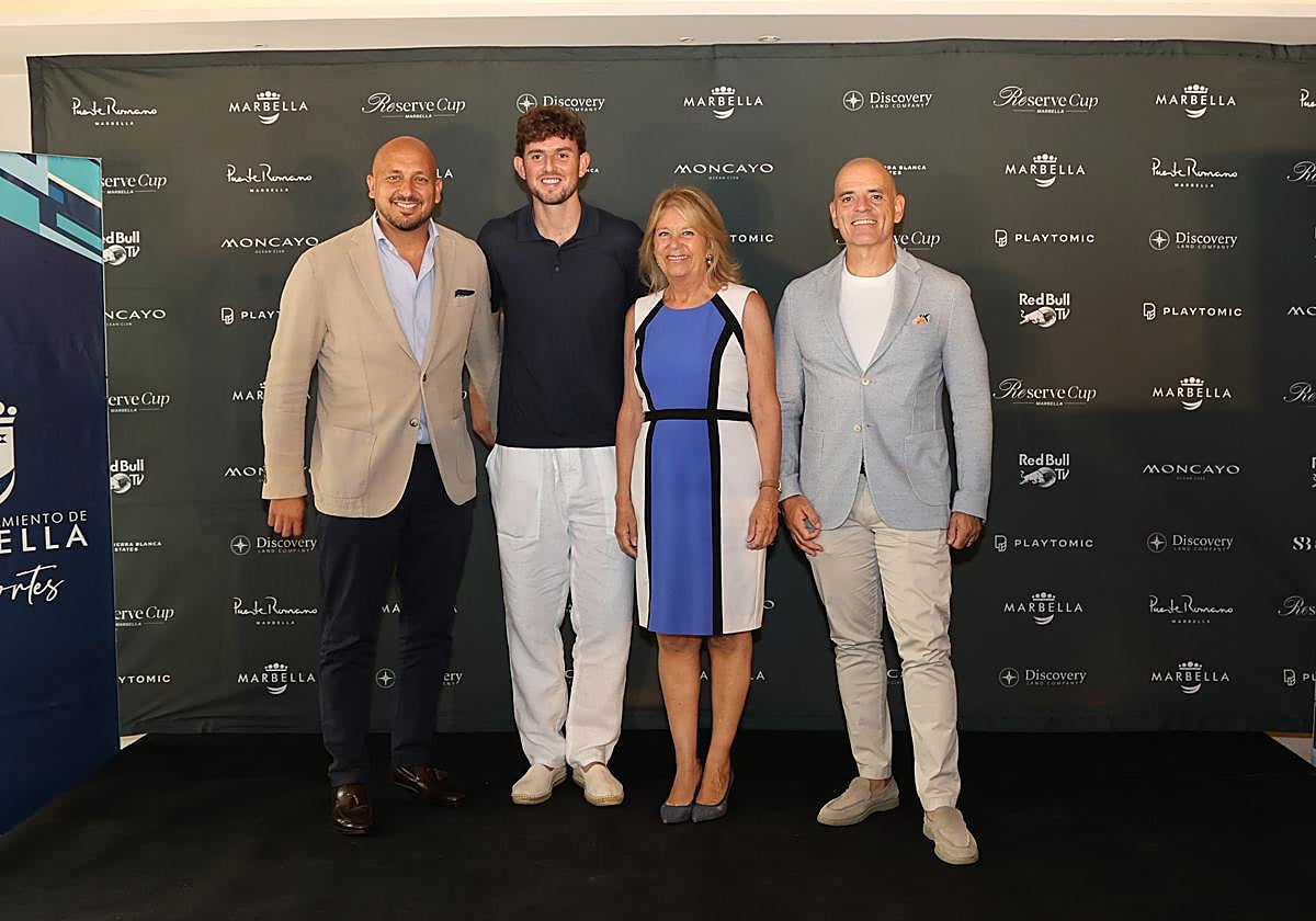 Víctor Ruiz, Mike Yanguas, Ángeles Muñoz y Gonzalo Rodríguez.