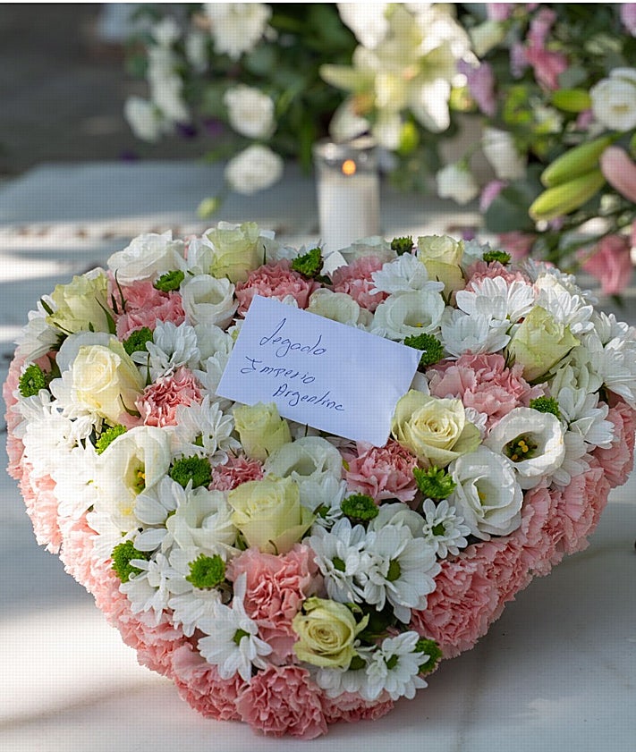 Imagen secundaria 2 - El acto ha contado con actuaciones musicales y ha sido conducido por Fernando Luis Aisa, secretario personal, amigo y principal responsable del legado de Imperio Argentina.