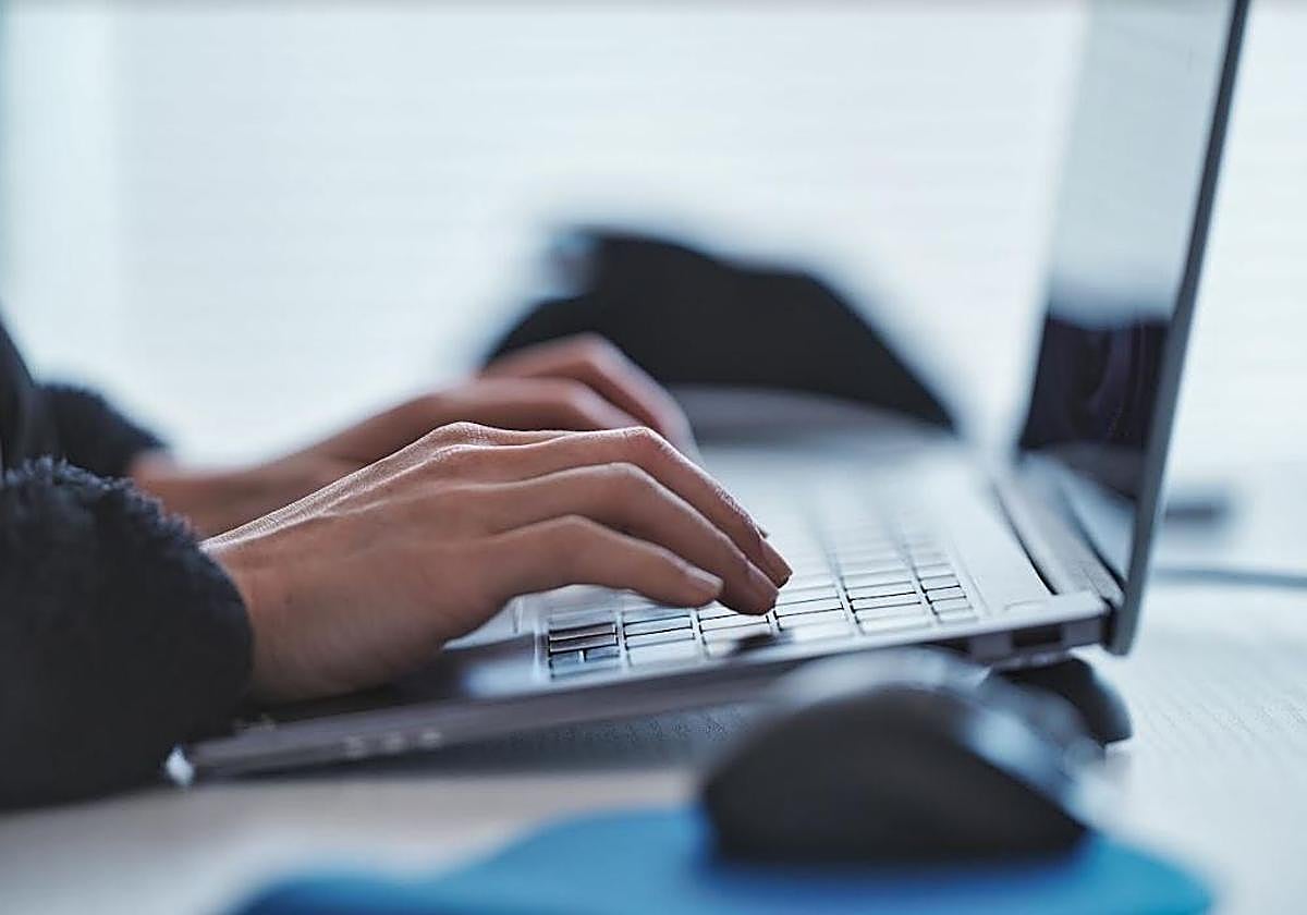 La ayuda del SEPE para que jóvenes de hasta 30 años logren trabajo: requisitos