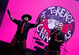 Toreros con chanclas sale a hombros del Auditorio con su idioma inventado