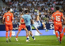 Momento en el que Rafa ejecuta la espectacular chilena del triunfo del Málaga.